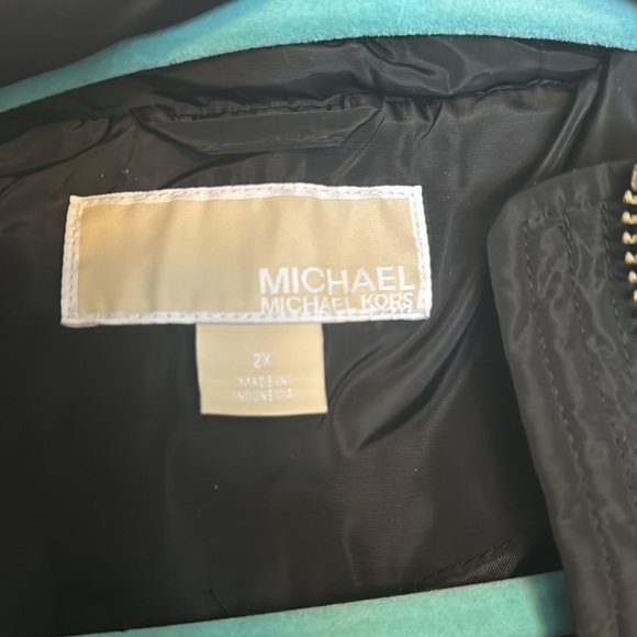 Michael Michael Kors faux fur hooded black winter jacket. - Picture 2 of 10